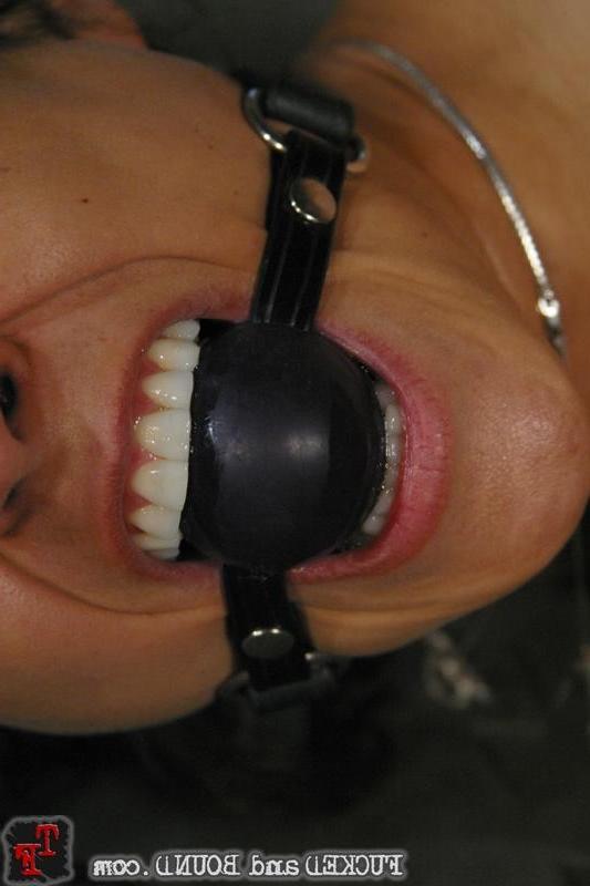 15P Slave girl Cindy Crawford gets bound and harsh fucked by Kurt Lockwood