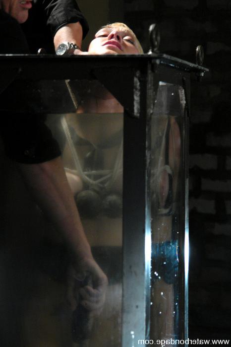 15P Blonde sub trapped in a water box