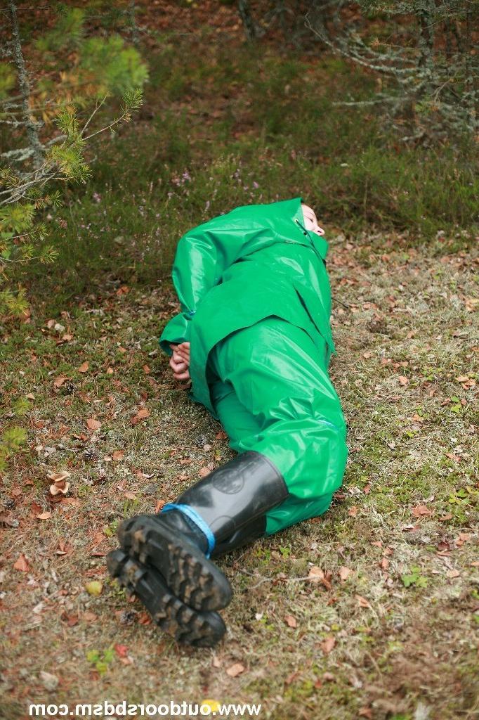 20P Heavy rubber bondage outdoors