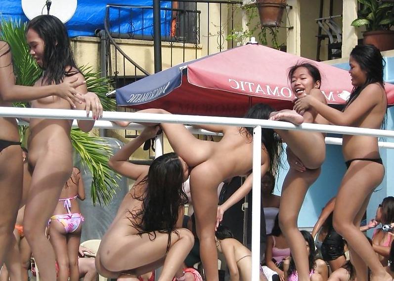 25P Girls at Play