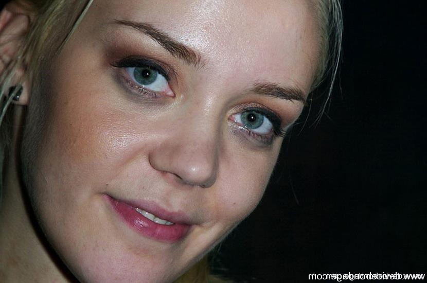 14P Blue eyed amazon woman from Germany in extreme bondage