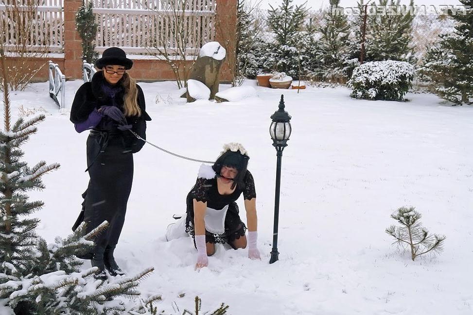 19P A beautiful mistress turns a workman into a pathetic girly