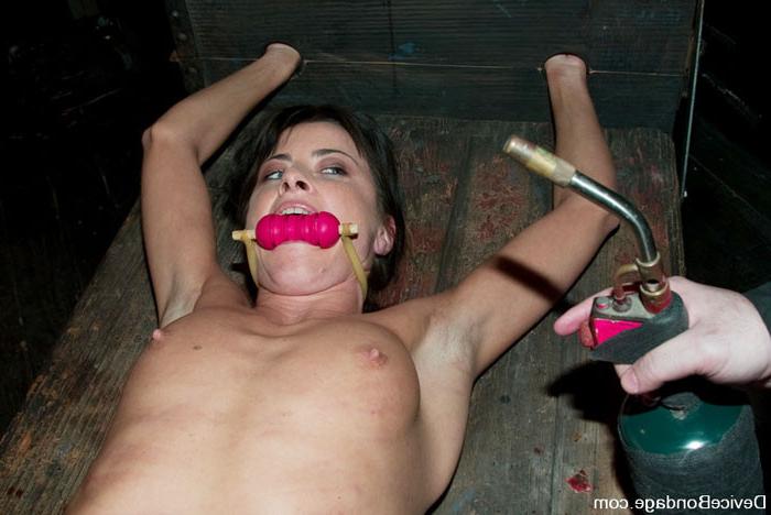 15P Cumslut Cecilia Vega gets bound and burnt with hot wax