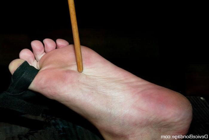 15P Cumslut Cecilia Vega gets bound and burnt with hot wax