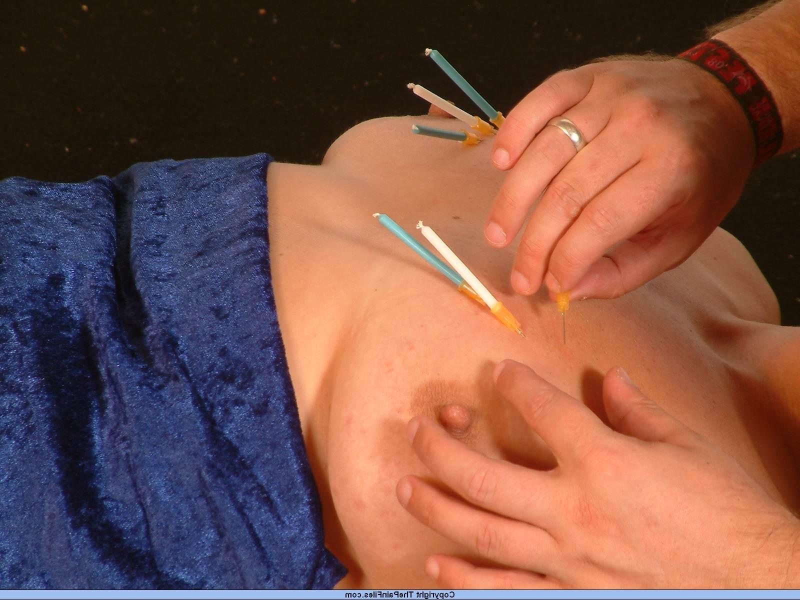 16P Slavegirl in needle torments and bizarre hotwaxing