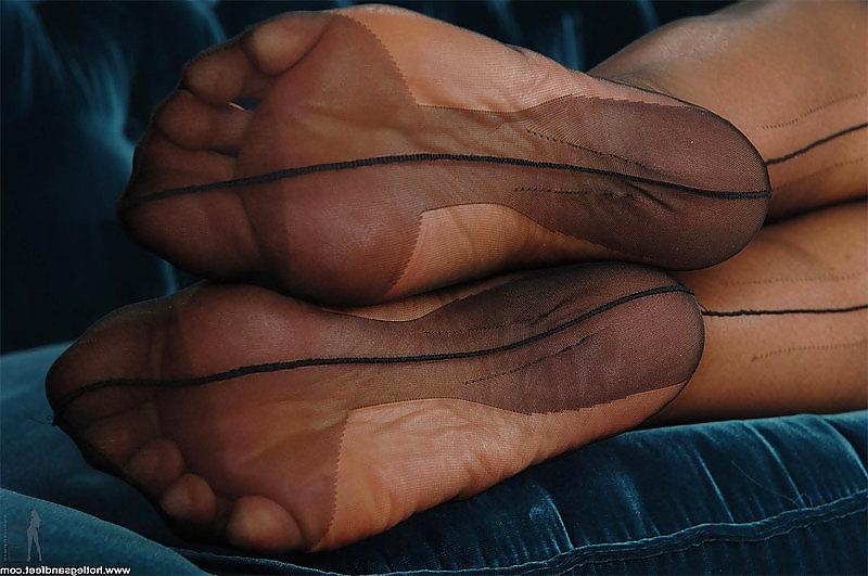 15P Legs and feet from the web