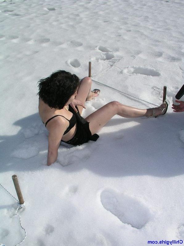 15P Extreme freezing snow bondage