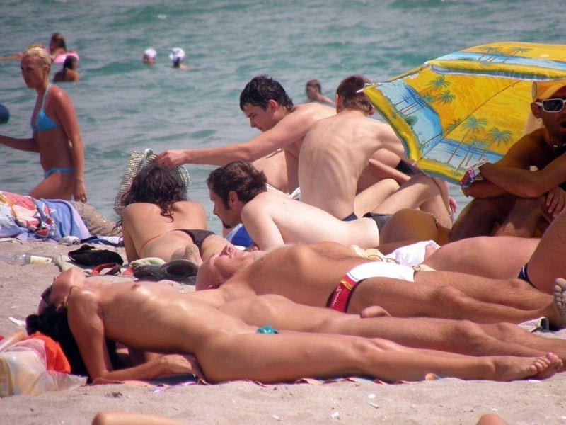 15P Teen nudists take off their clothes and play nude