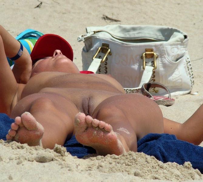 15P Smoothest nudists play together in the warm water