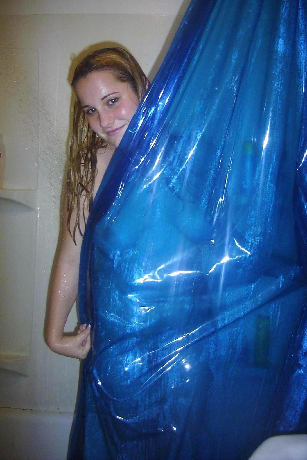 25P CHUBBY TEEN SHOWERING
