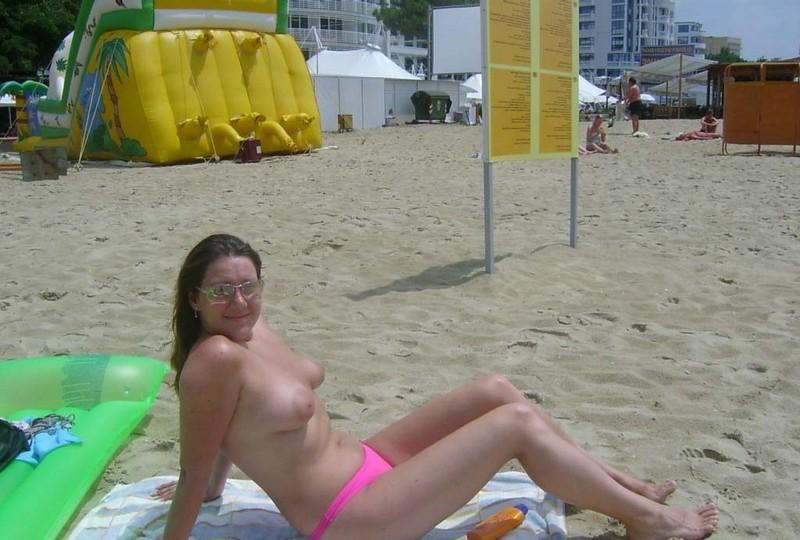15P Real amateur girlfriends showing tits