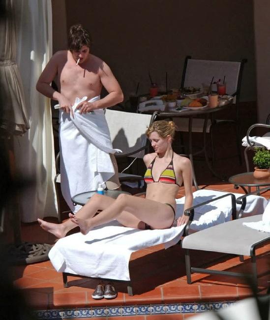 16P Mischa Barton hot topless photos