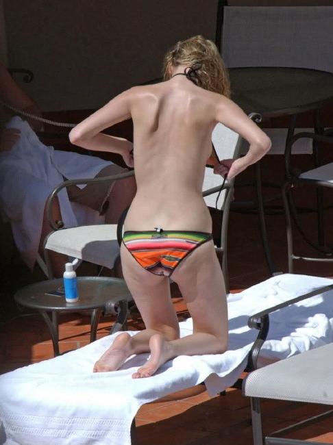 16P Sexy OC chick Mischa Barton topless