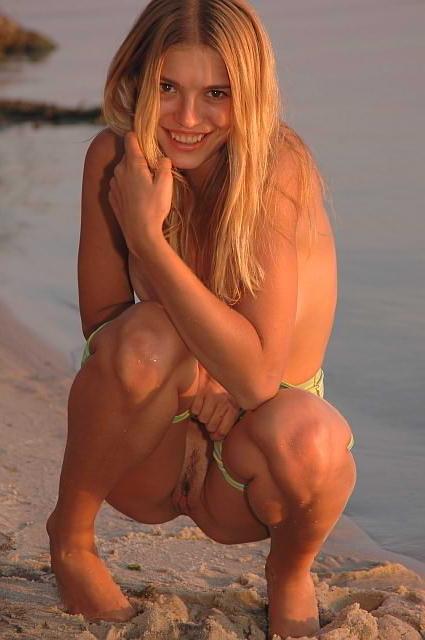 18P blonde Czech spreads outdoors