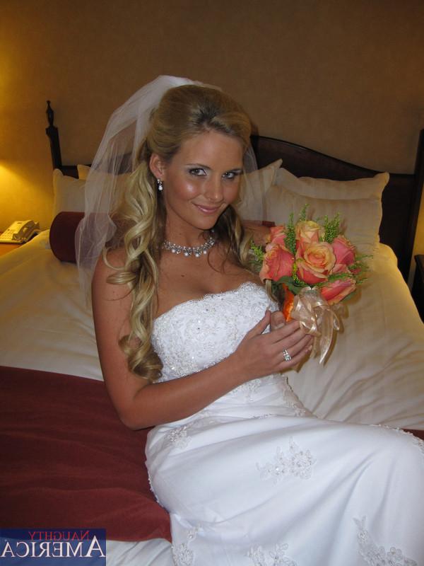 14P Phoenix Marie plays the horny bride