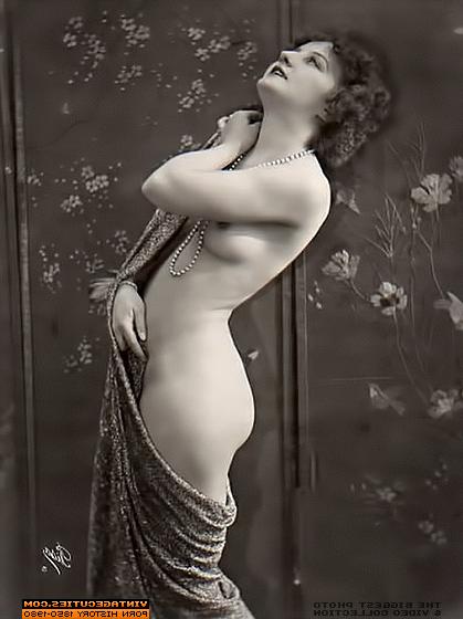 10P Art nudes of vintage models with mouthwatering bodies