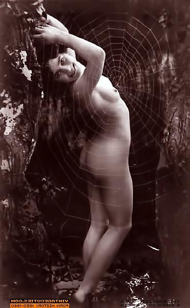 10P Art nudes of vintage models with mouthwatering bodies
