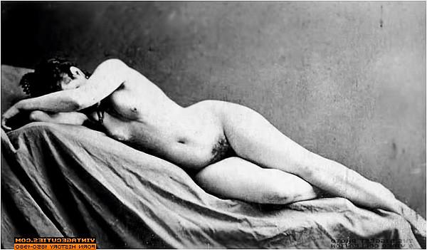 10P Artful vintage nudes of classic models arousing bodies