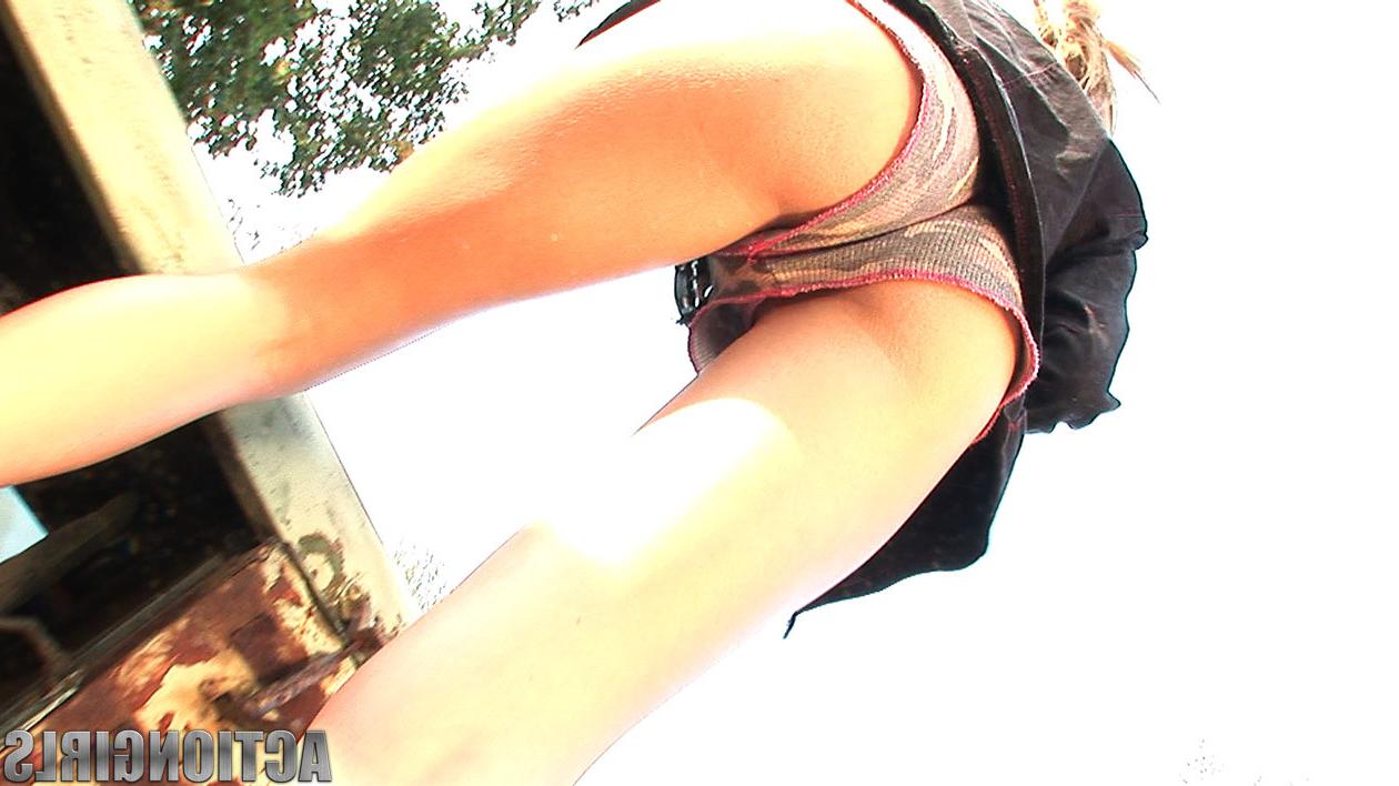 12P Julia Crown In Her Pink Panties While Getting Oiled Up