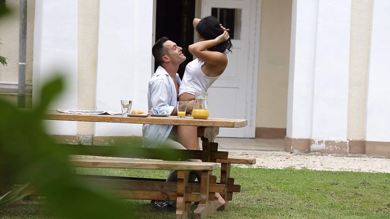 16P Gorgeous euro babe Kira Queen banged outdoors