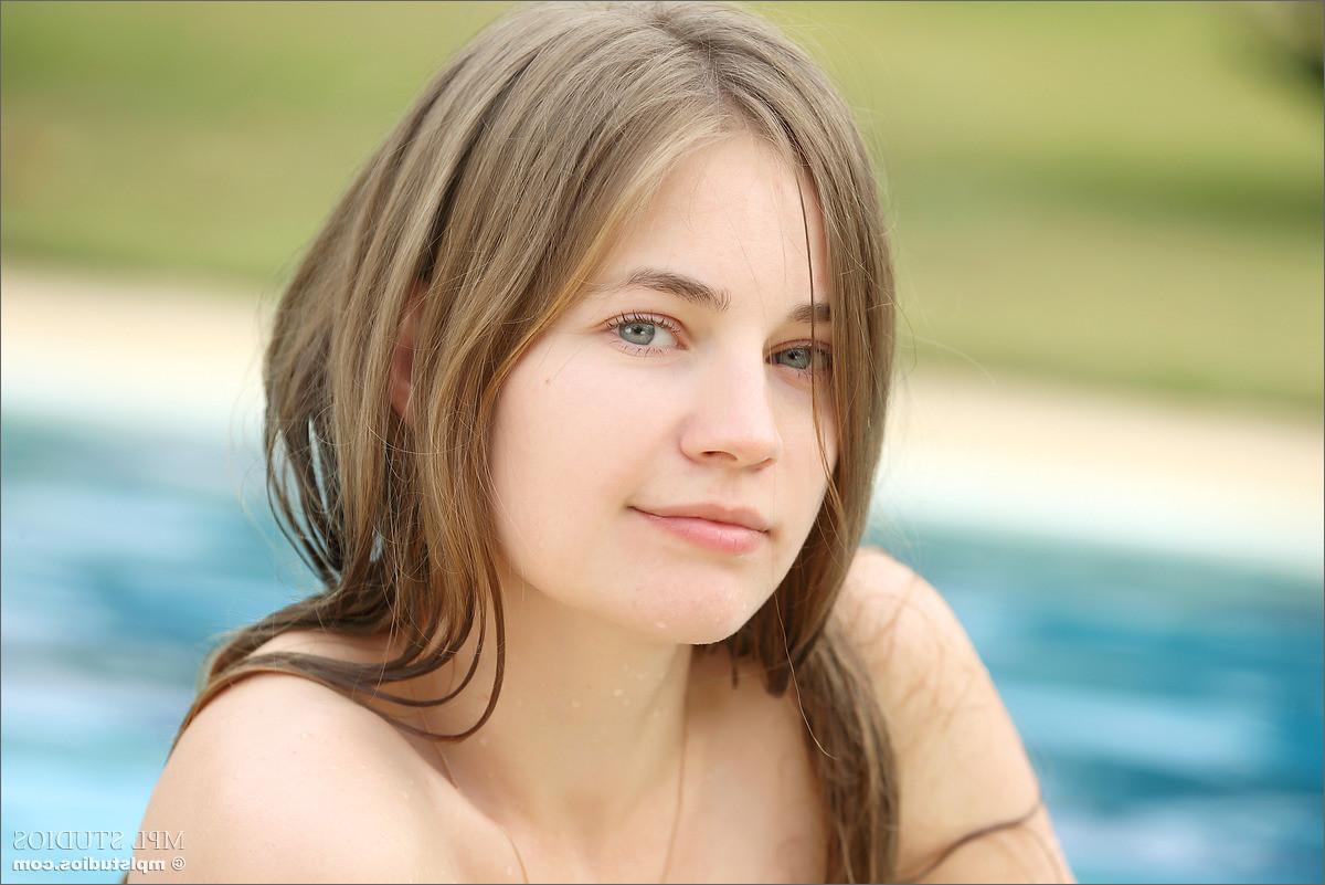 12P Sizzling hot teen girl Paloma cooling down in her pool