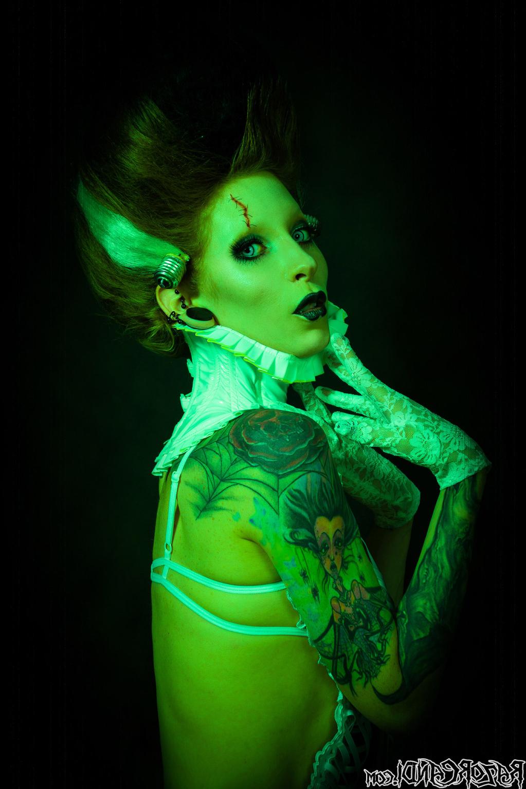 15P Bride of Frankenstein finds a huge cock for Halloween