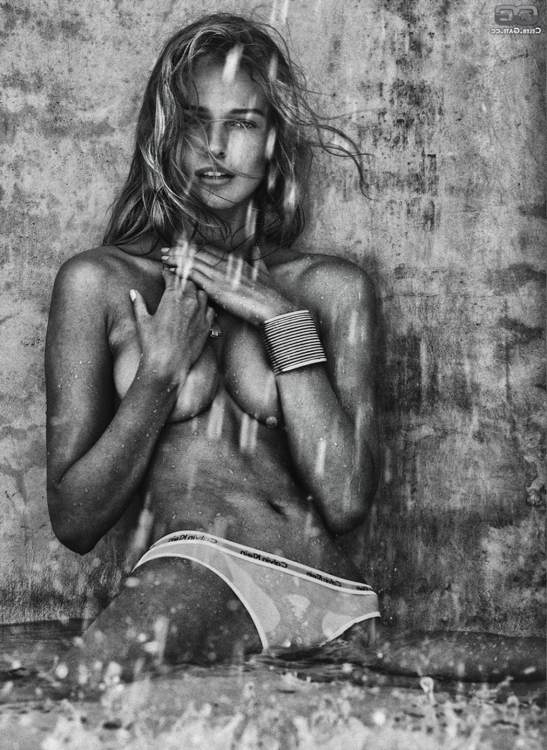 12P Lithuanian Model Edita Vilkeviciute posing Topless