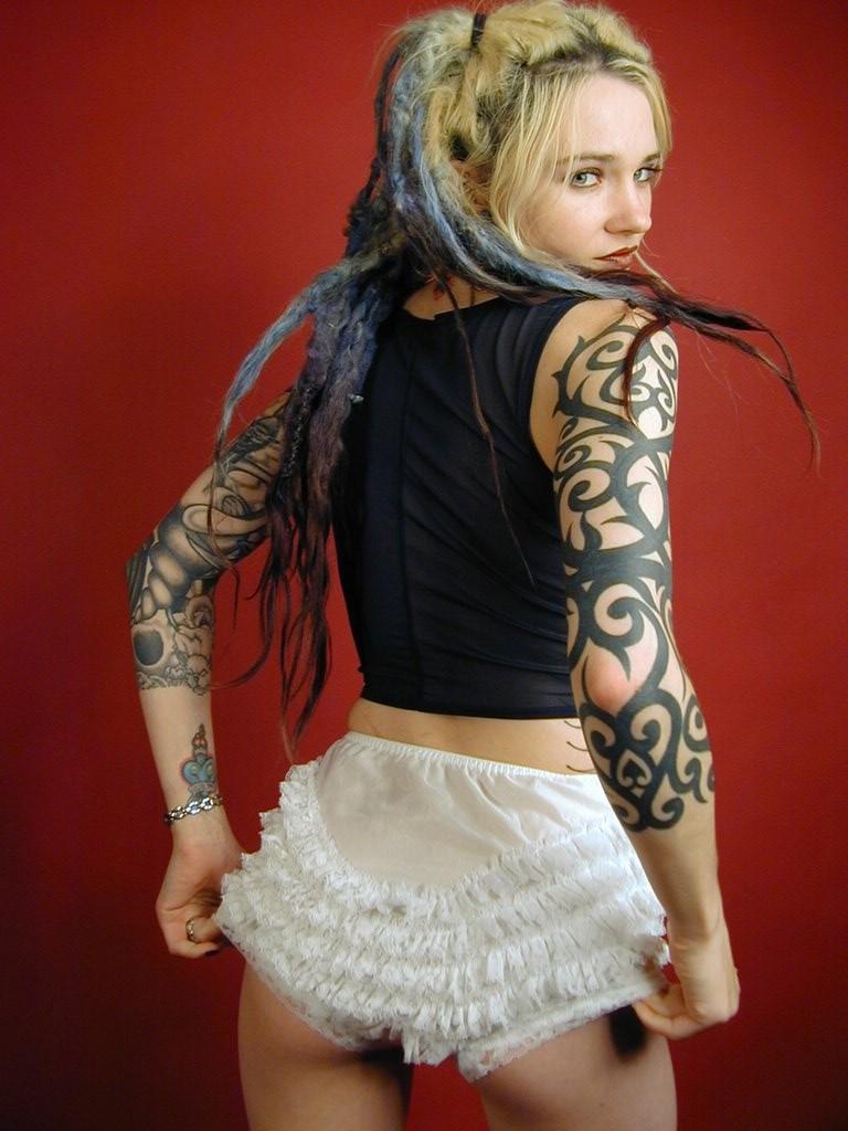 15P Punk rock girl posing in and out of her white panties