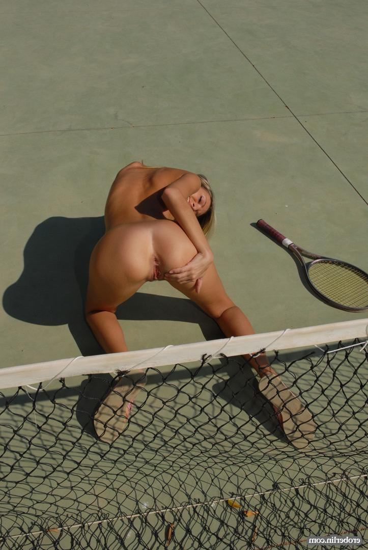 16P Chanel plays naked tennis at the beach