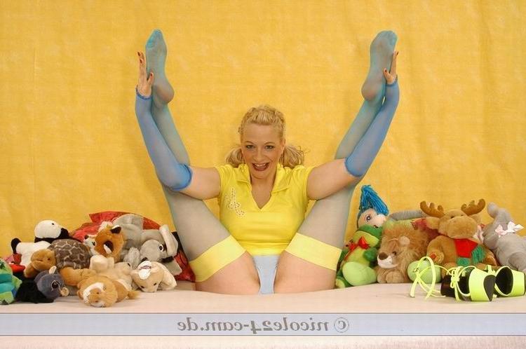16P Foot fetish queen Nicole licking her toes in blue stockings