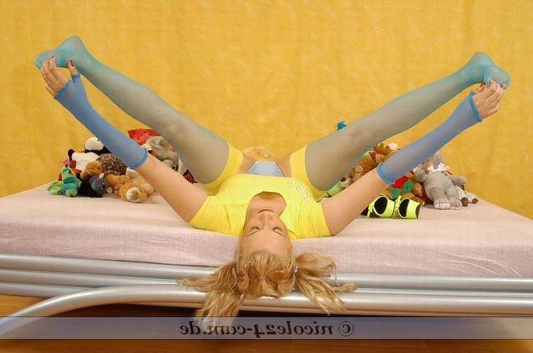 16P Foot fetish queen Nicole licking her toes in blue stockings