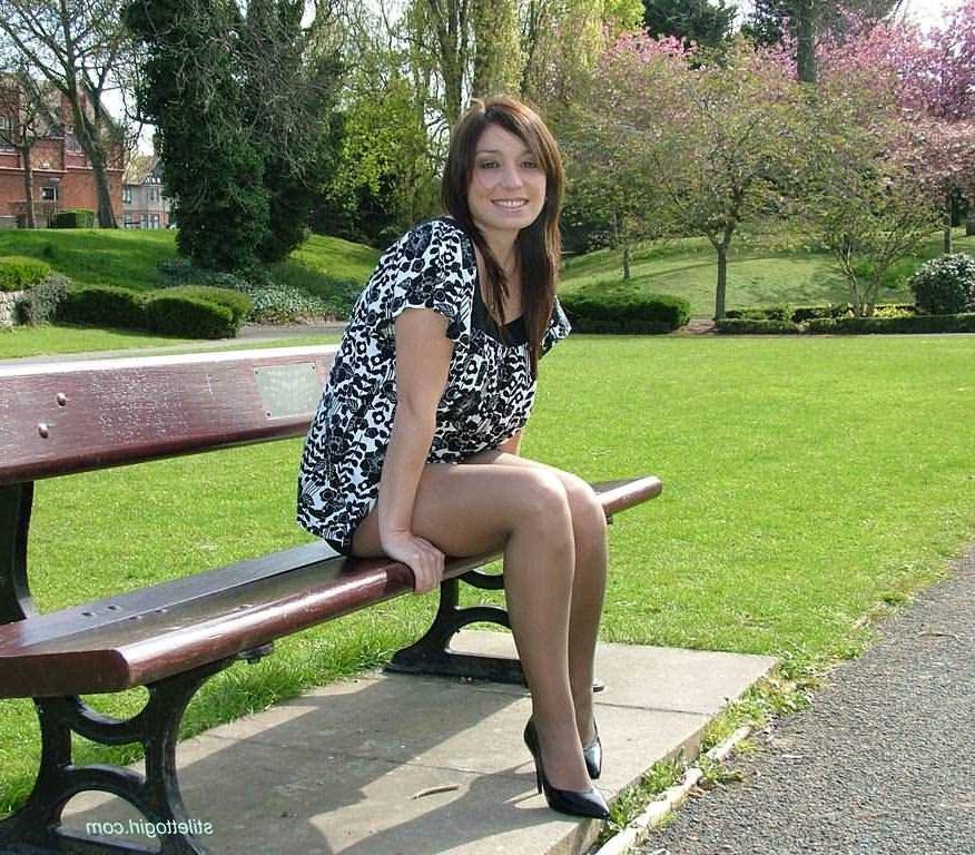 11P Stiletto girl in pantyhose and high heels
