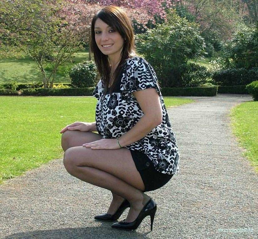 11P Stiletto girl in pantyhose and high heels