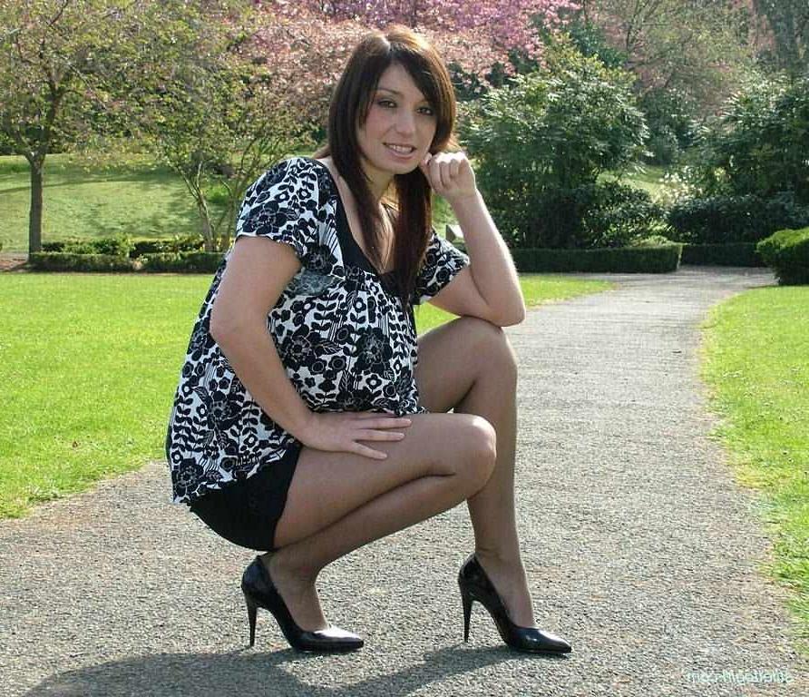11P Stiletto girl in pantyhose and high heels