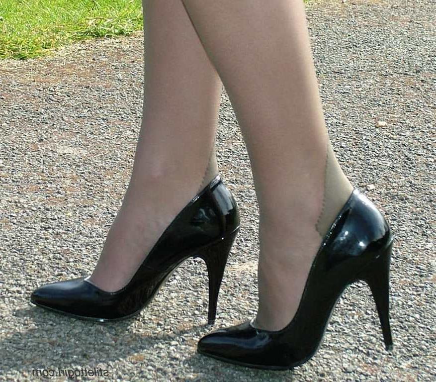 11P Stiletto girl in pantyhose and high heels