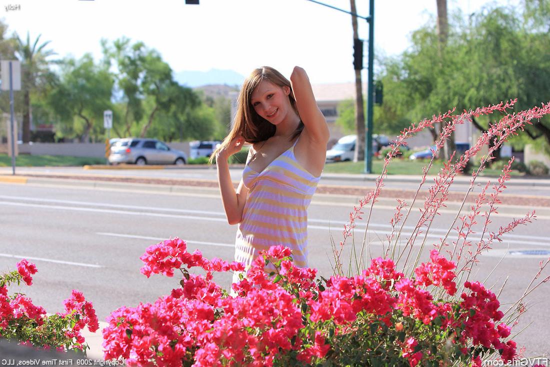15P Hot young barely legal teen babe flashes in public
