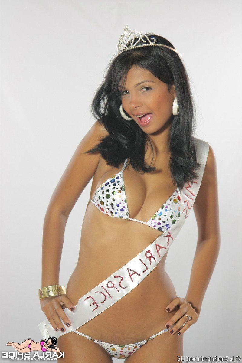 16P busty beauty queen