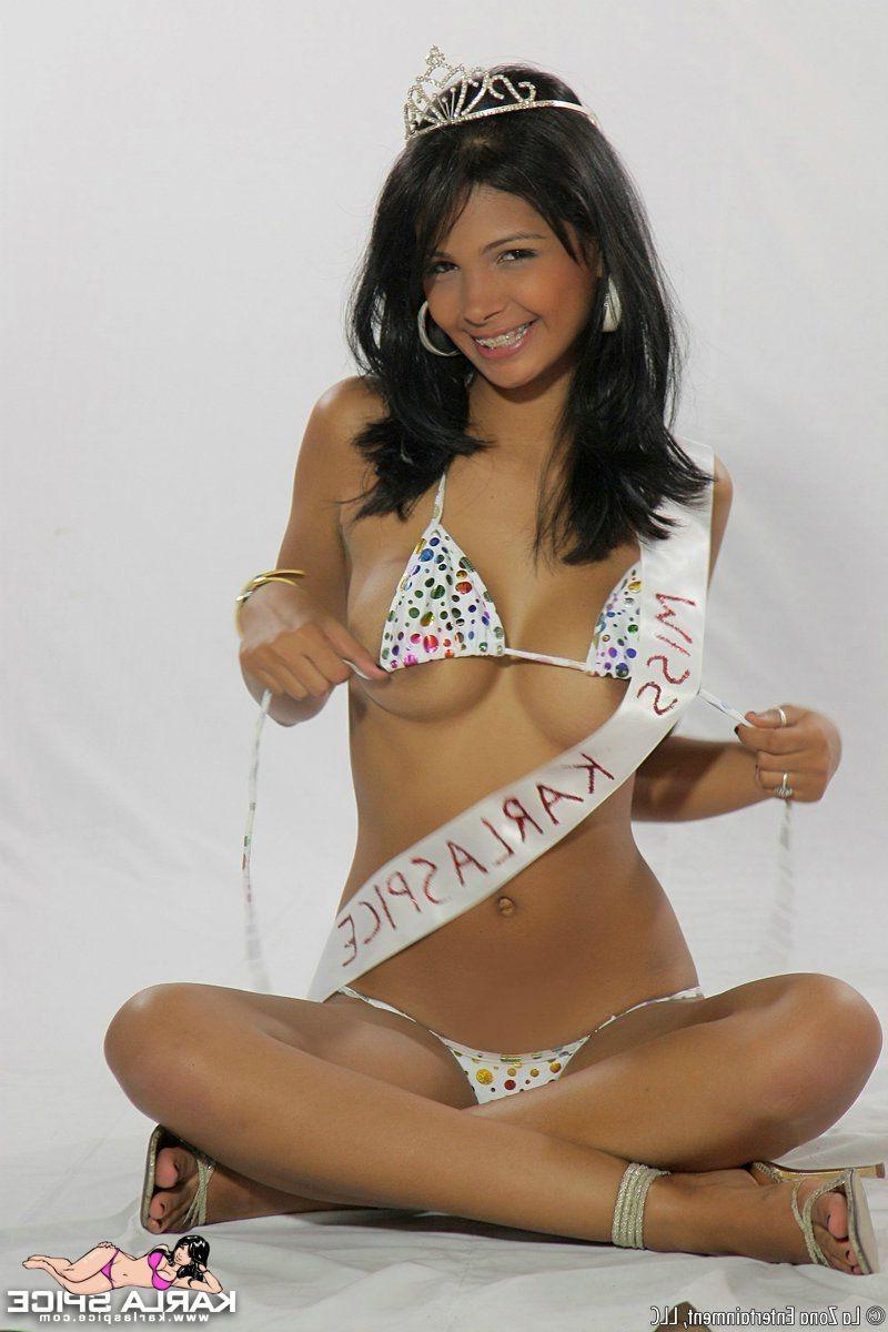 16P busty beauty queen