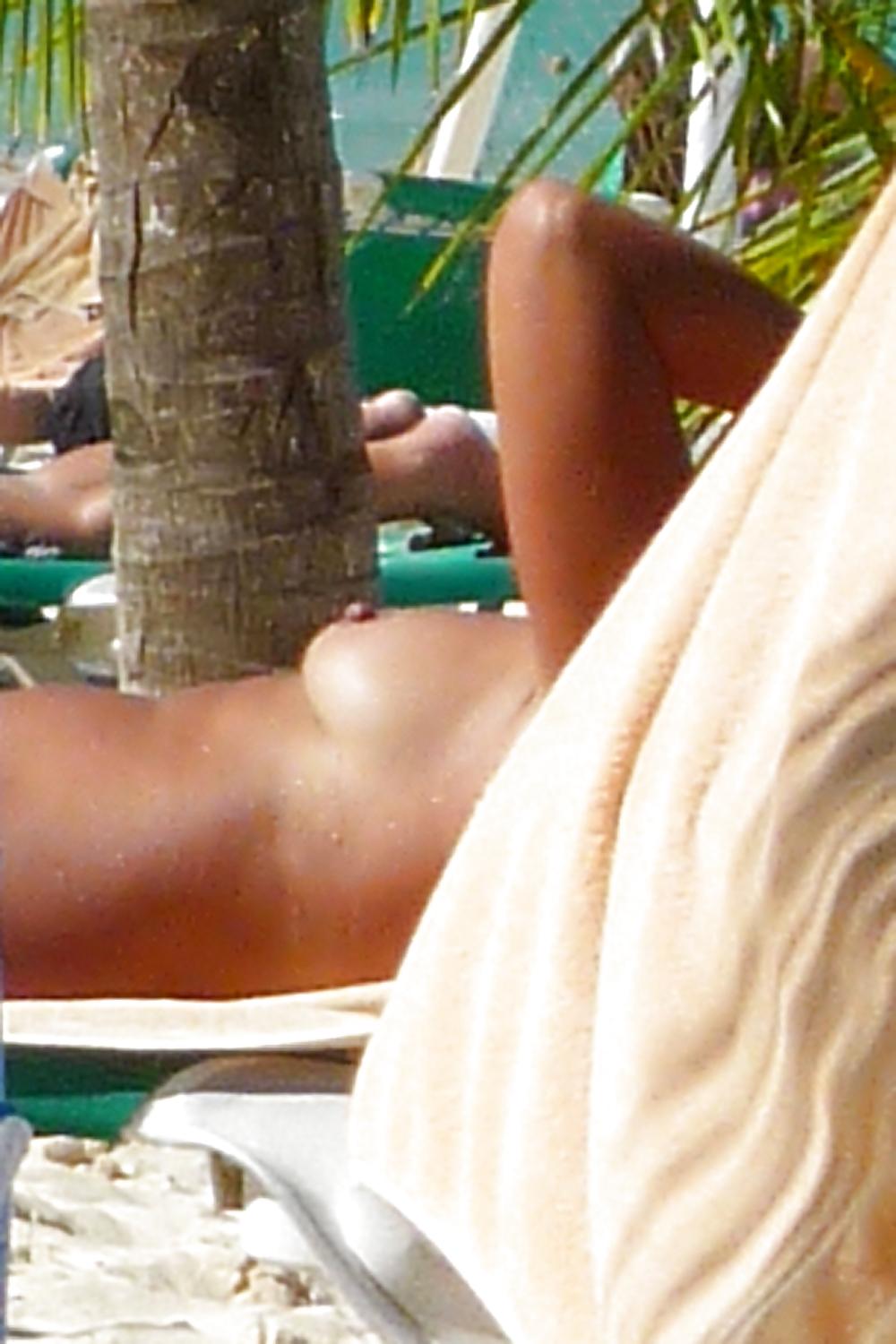 9P Topless Beach Girls