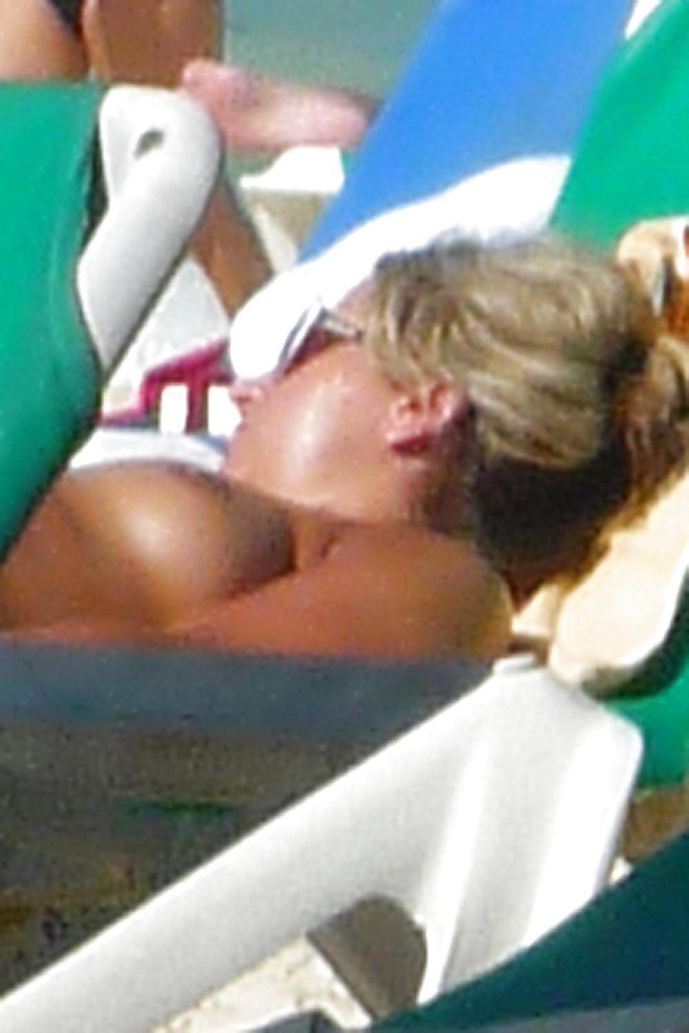 9P Topless Beach Girls
