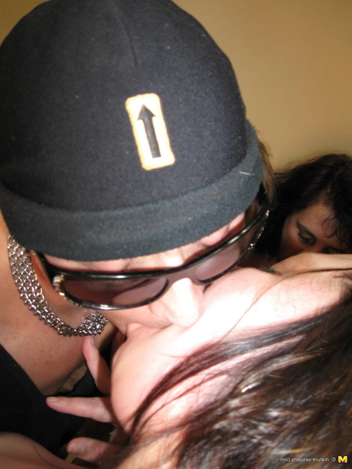 15P Hot mature sexparty gets wild