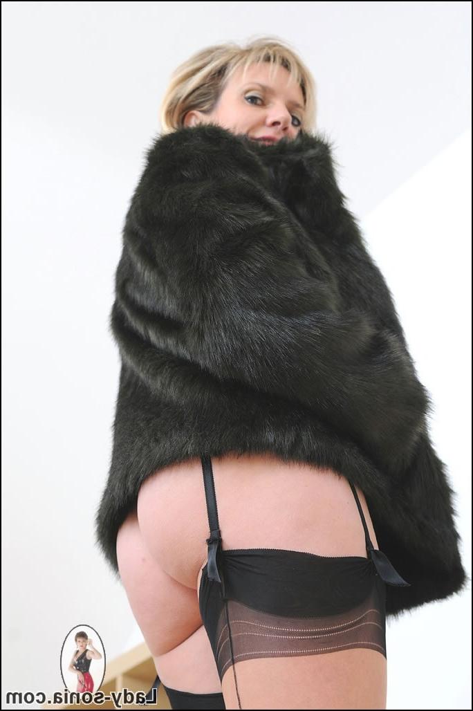 15P Fur and nylons british hotwife Lady Sonia