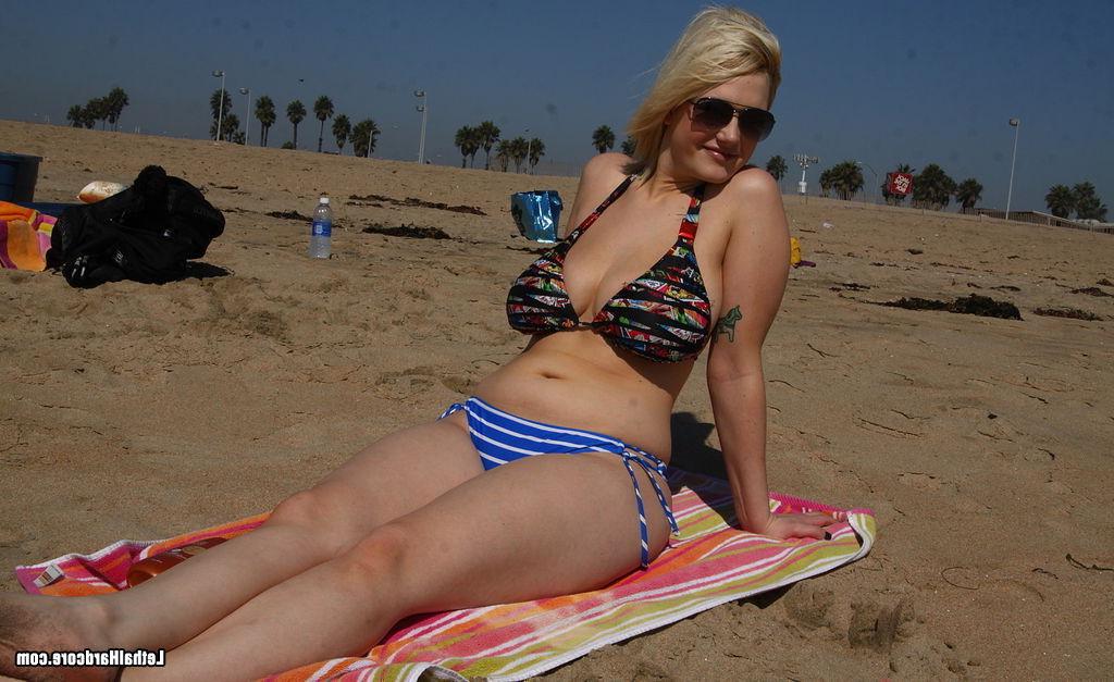 15P Huge titted blonde babe getting nailed her pussy