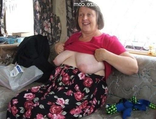 16P hang natural boobs