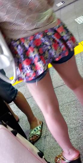 11P Public sexy legs in train and on platform