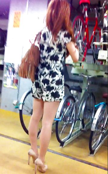 11P Public sexy legs in train and on platform