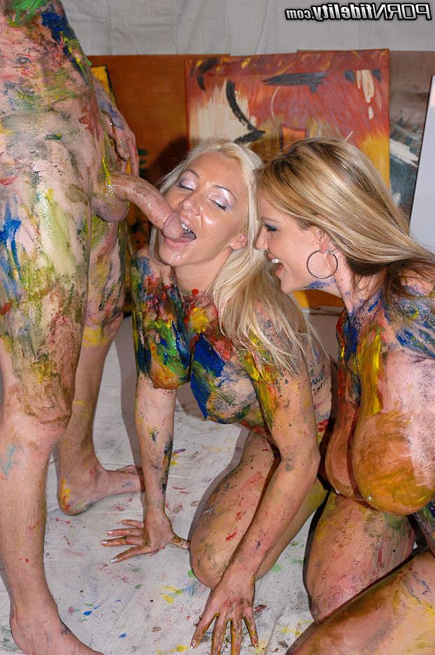 16P Lisa needed money so she started posing nude and get more