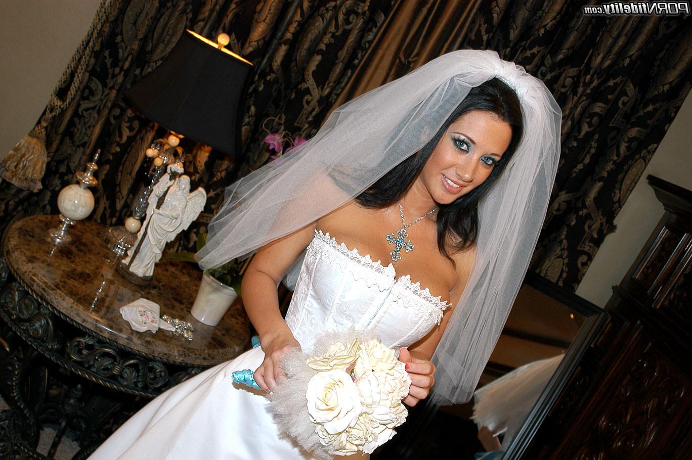 16P Jayden James is a sluty bride that needs to ride some cock