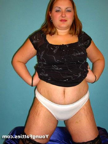 15P Plump chubby posing and getting naked