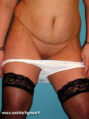 15P Plump chubby posing and getting naked